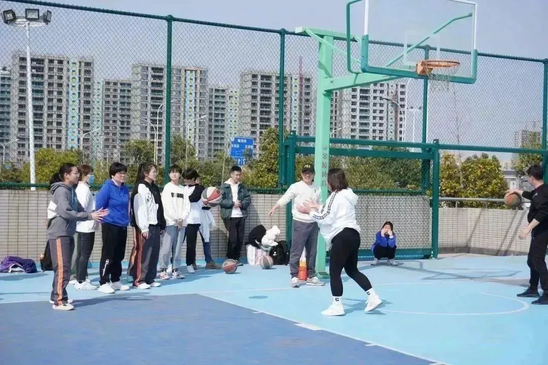 业余篮球队比赛前训练计划怎么写_0